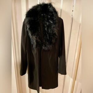 Elegant Black Fur-Trimmed removable Women's Coat